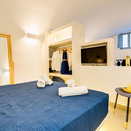 Tiara Suites Santorini Fira  Extérieur photo
