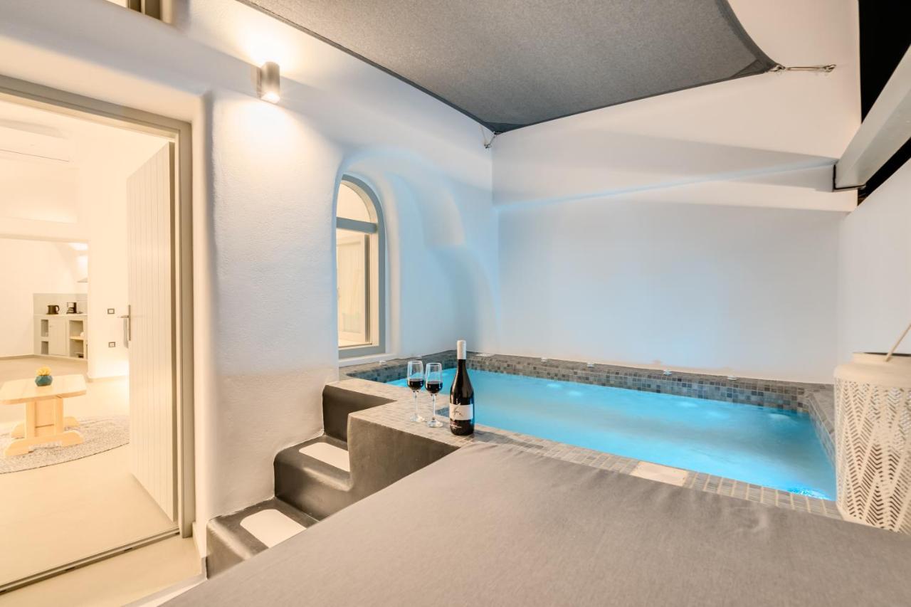 Tiara Suites Santorini Fira  Extérieur photo