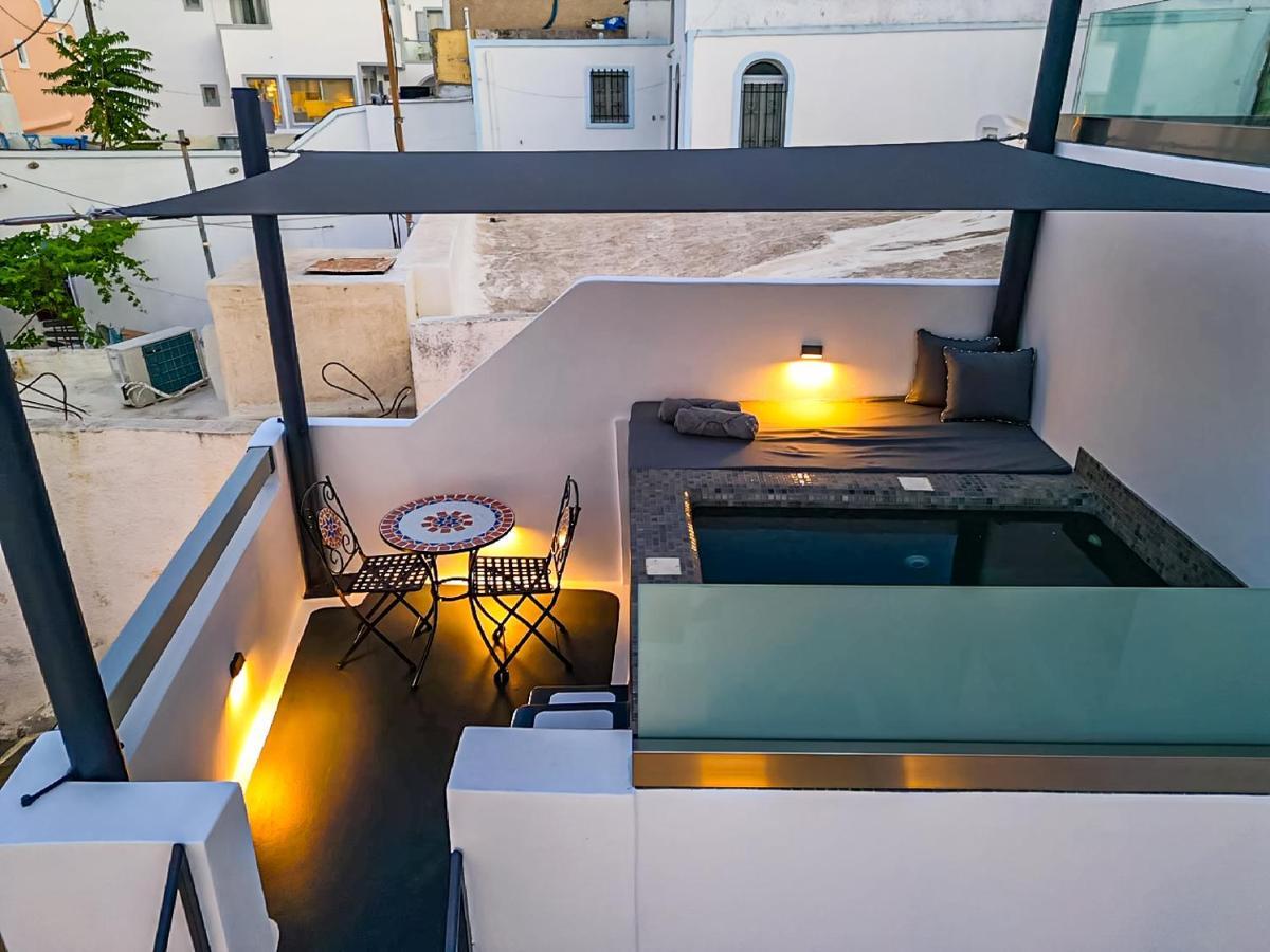 Tiara Suites Santorini Fira  Extérieur photo