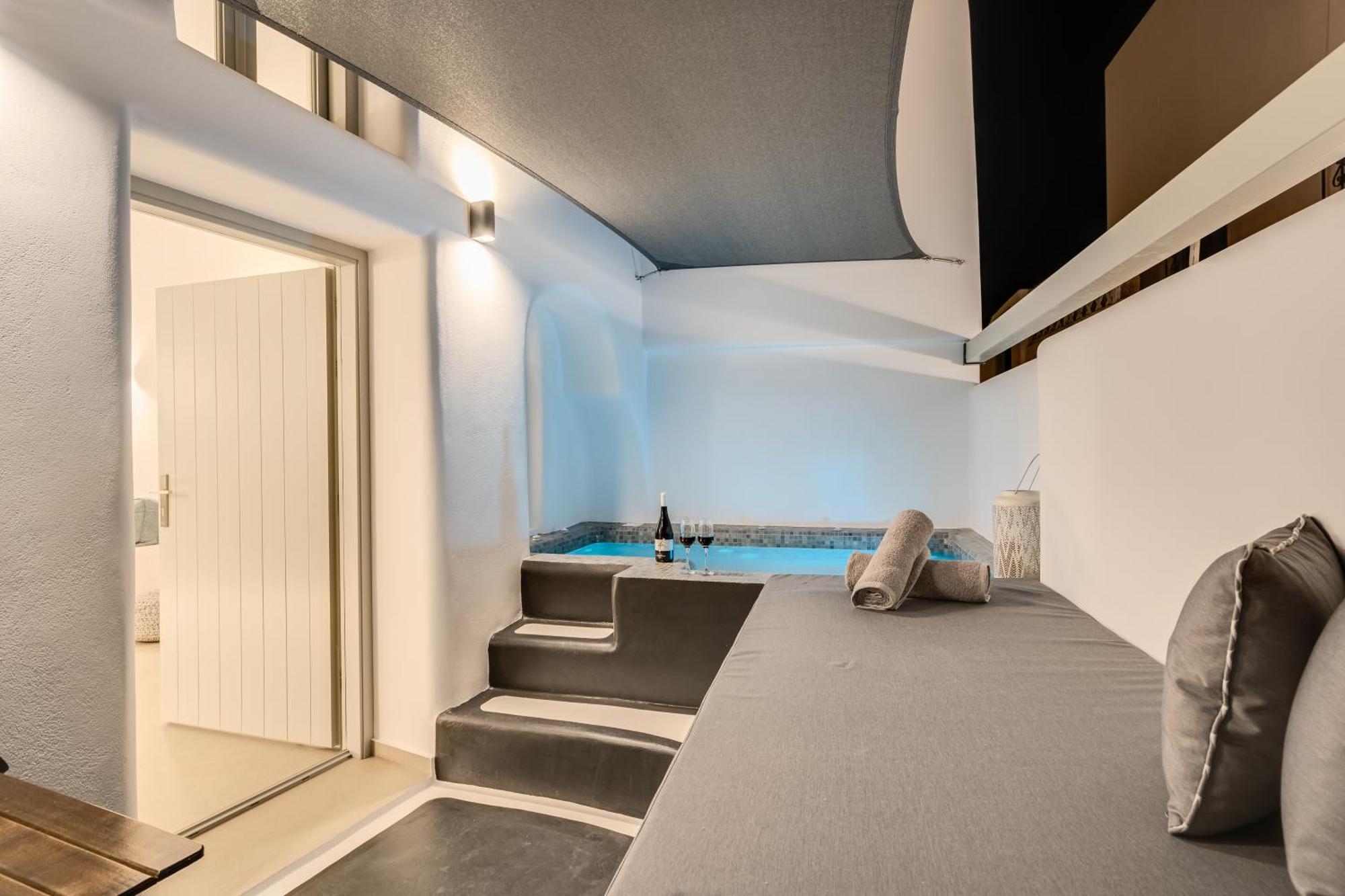 Tiara Suites Santorini Fira  Extérieur photo
